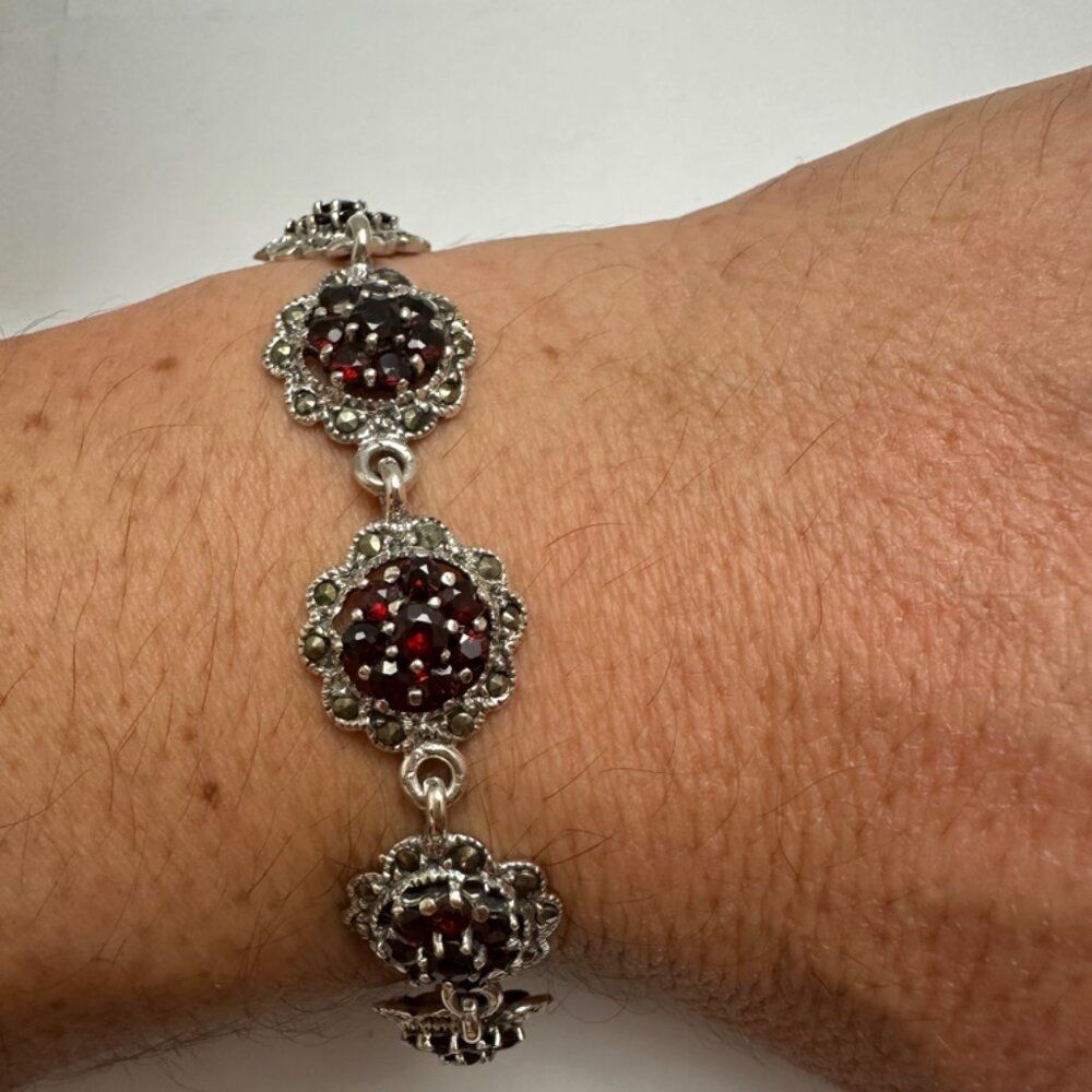 Sterling Silver And Garnet, Macasite 7 Inch Flower Shaped Bracelet 925 Vintage